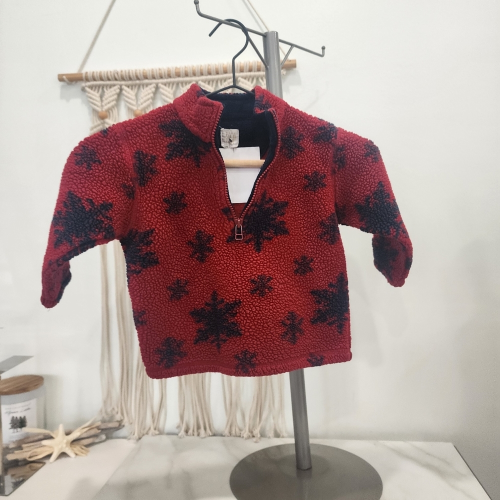 [ Gap] boys size 2t cutest red with blue snow flakes 1/4 zip up jacket.
